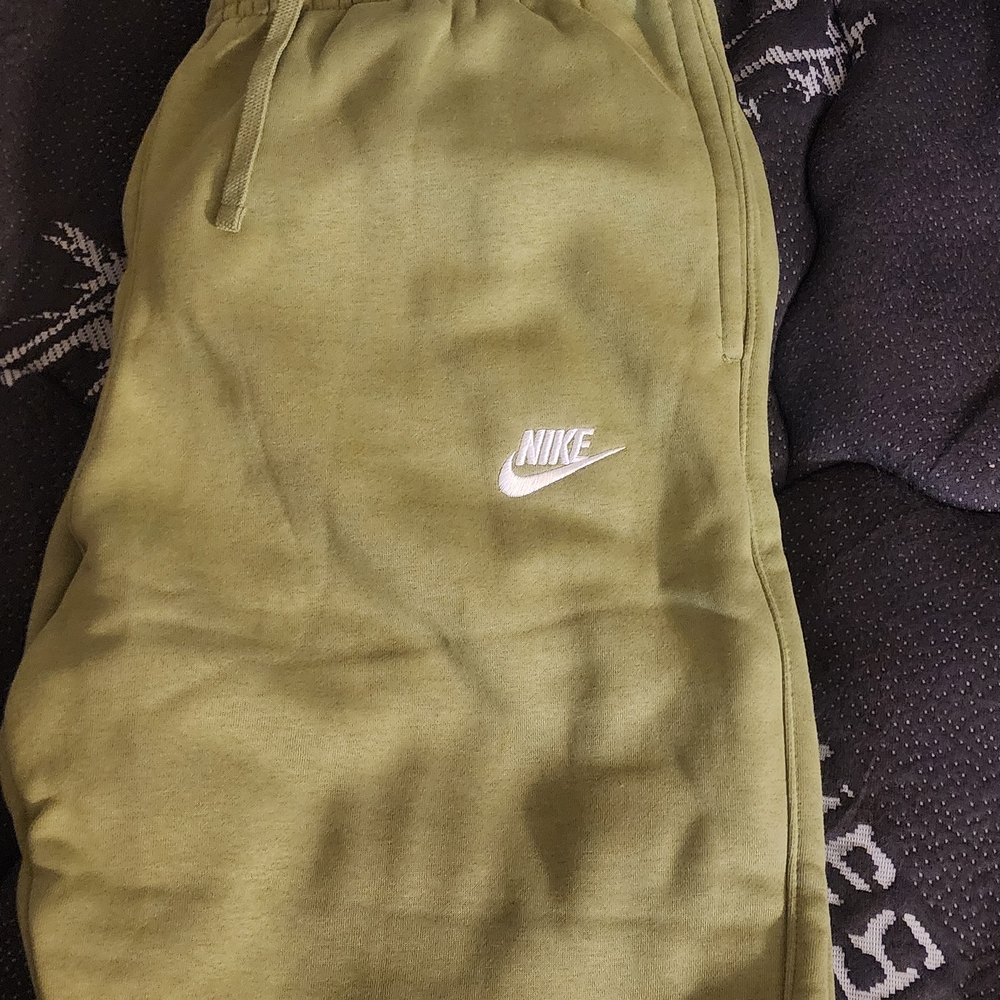 Nike Men's Olive Green Sweatpants